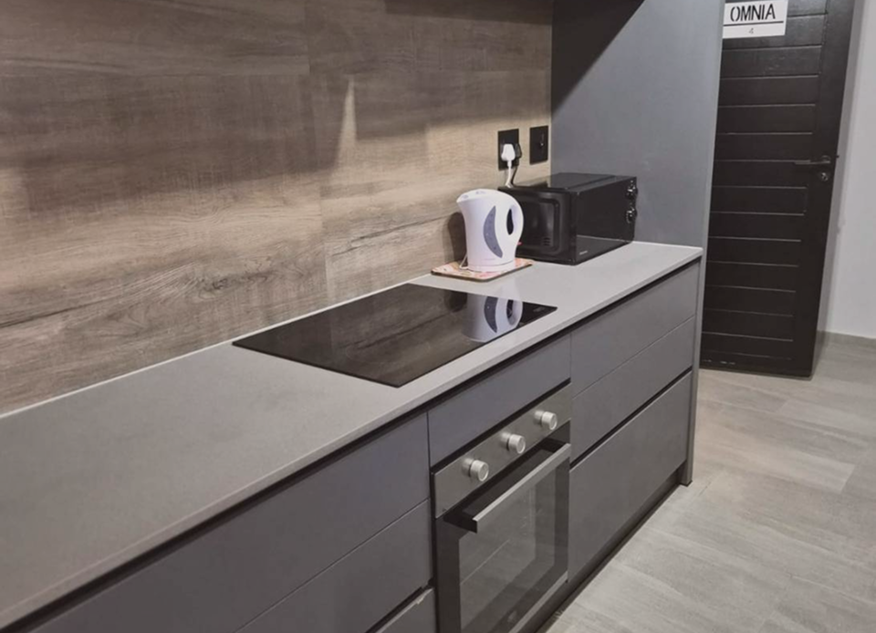 Kozy Cove apartment kitchen