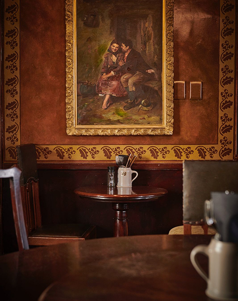 kroenendal-antique-furniture