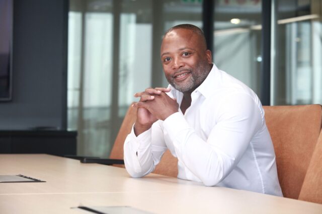 23043 Izak Petersen, Ceo Of Dipula Income Fund